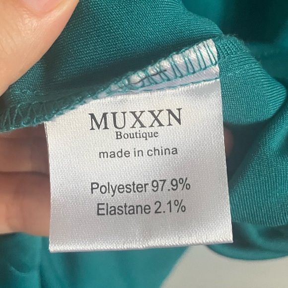 MUXXN Mock Neck Bodycon Dress. Pre-Owned. - Picture 11 of 14